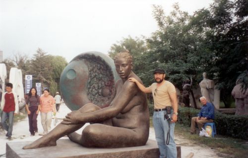 Chen Lian Fu and his monumental sculpture